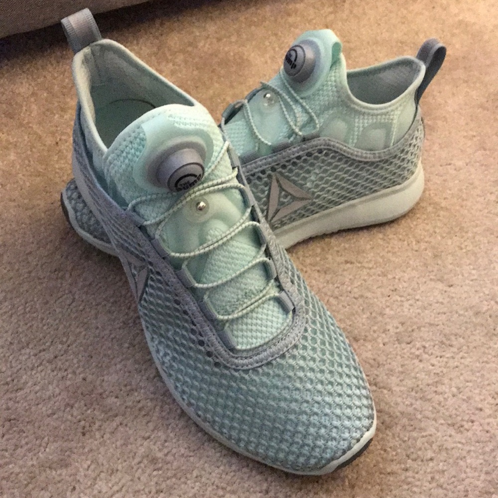 Reebok Vortex Pump Plus. Size 8 Mint green